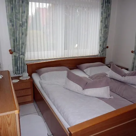 Ferienwohnung Marianne * Neukamperfehn